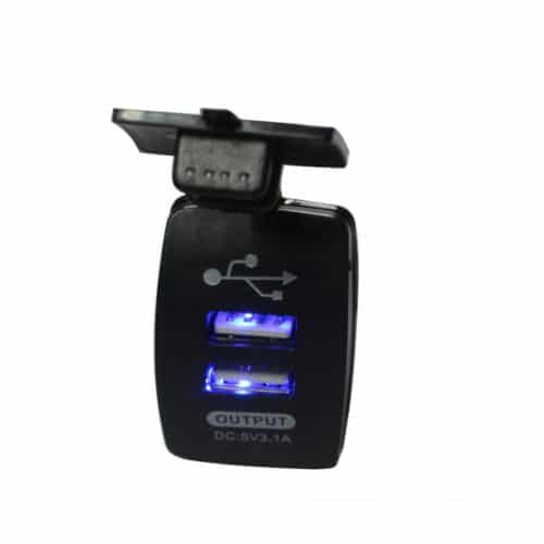 usb aljzat autoba 3