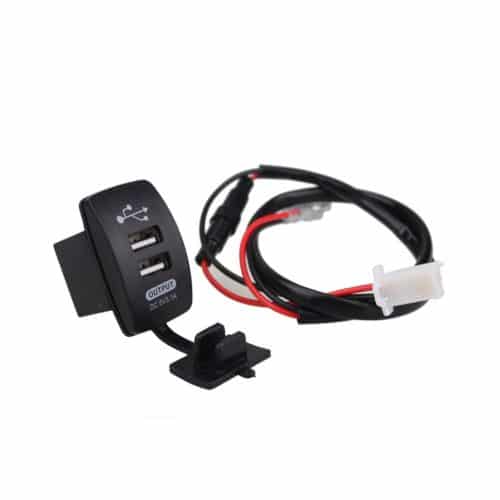 usb aljzat autoba 6